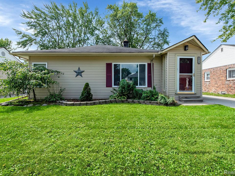 1st image of 23734 Deziel St
