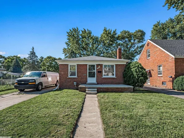 8386 Dale Ave, Center Line, MI 48015