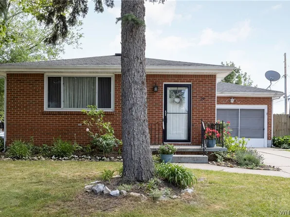29 Gaby Ln, Cheektowaga, NY 14227