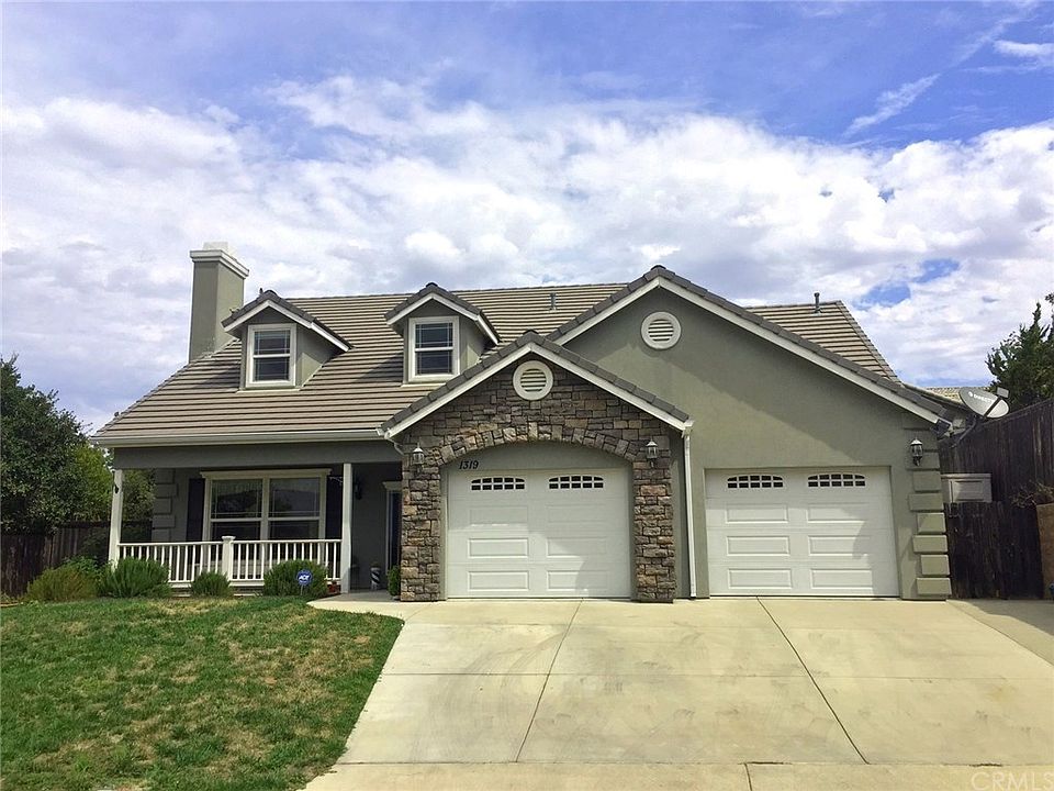 2nd image of 1319 Oak Ridge Way