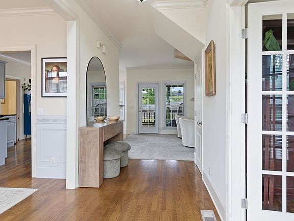 3rd image of 1075 Mansker Farm Blvd