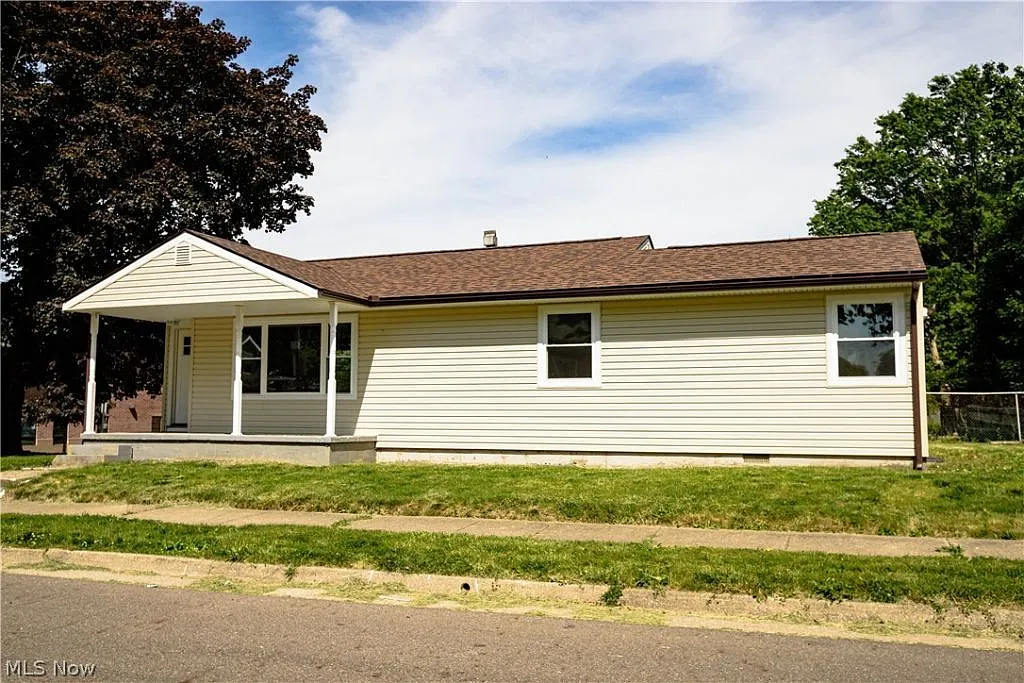 2 bed, 2.0 bath, 1281 sqft, $950 — Photo 2