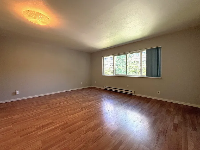 1617 E Jefferson St — Photo 10