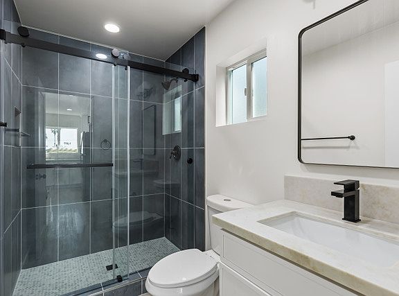 3rd image of 4648 Point Loma Ave #7