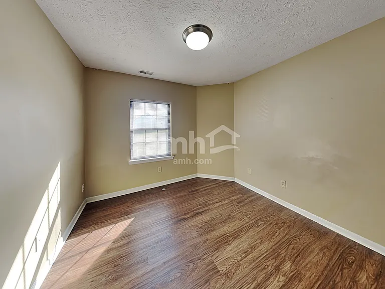 258 Longfellow Ln — Photo 13