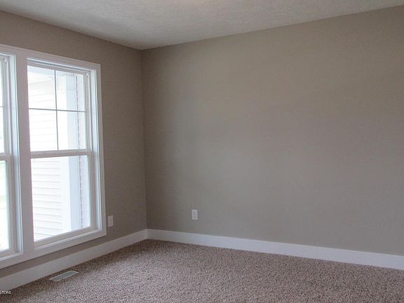 5th image of 3861 Carnaby Dr