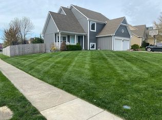 219 SW Albatross Ct, Lees Summit, MO 64082