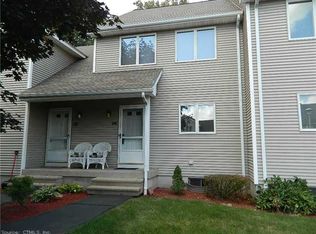 24 Sunrise Cir, Newington, CT 06111
