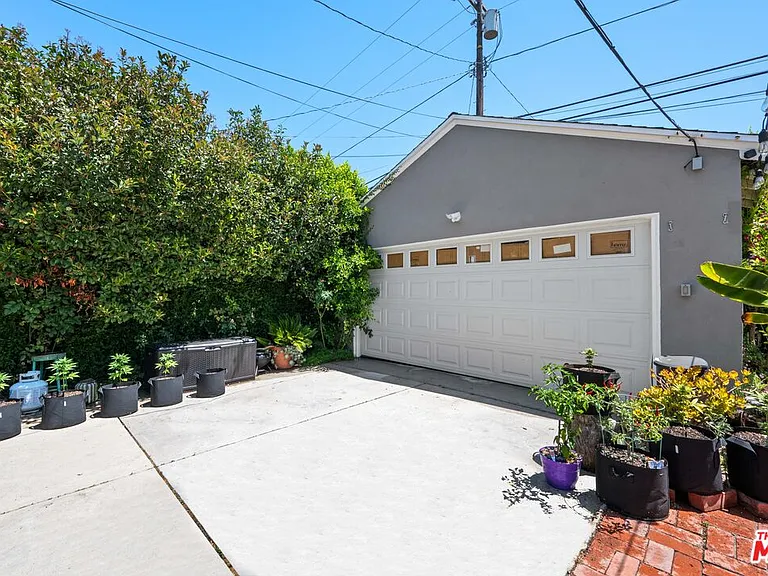 19540 Gilmore St — Photo 25
