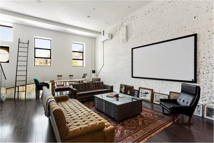 106 North Sixth Street #2F in Williamsburg, Brooklyn