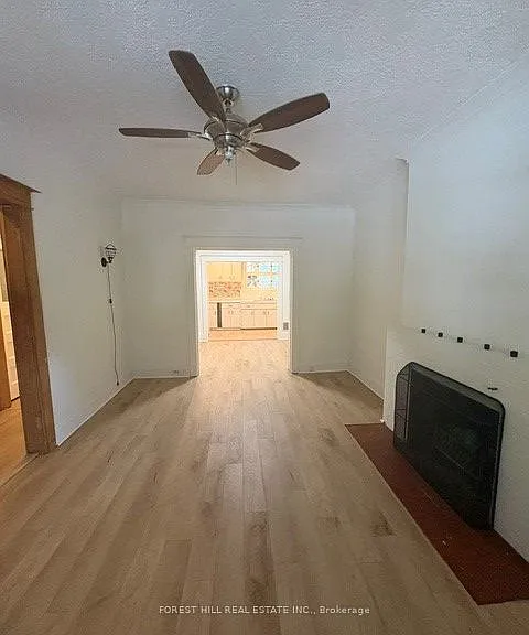 370 Spadina Rd — Photo 10