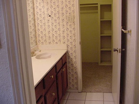 5th image of 2501 Channing Dr
