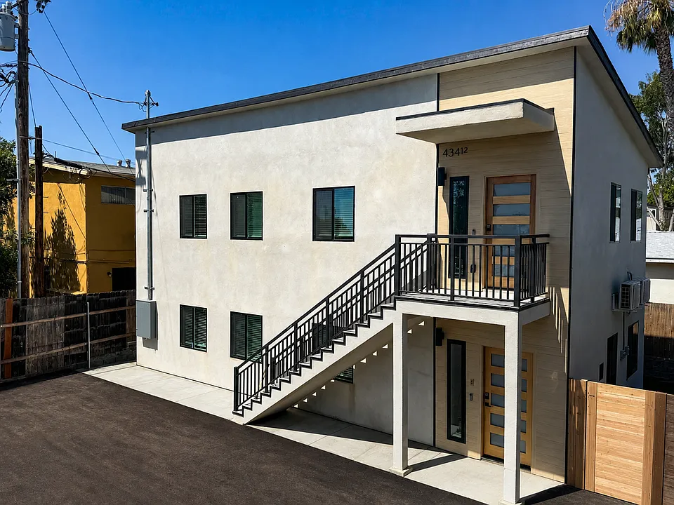 Building Photo 2