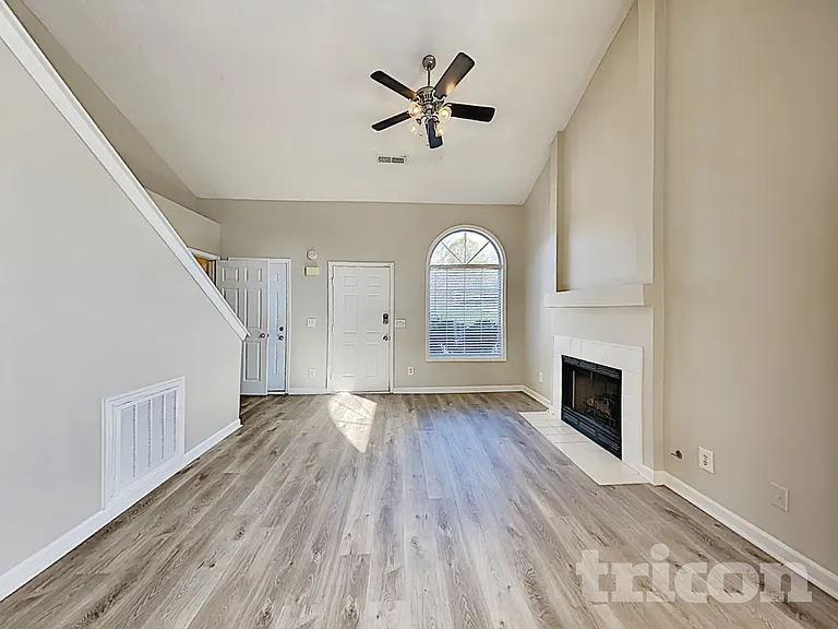4242 Tenneyson Ln — Photo 5