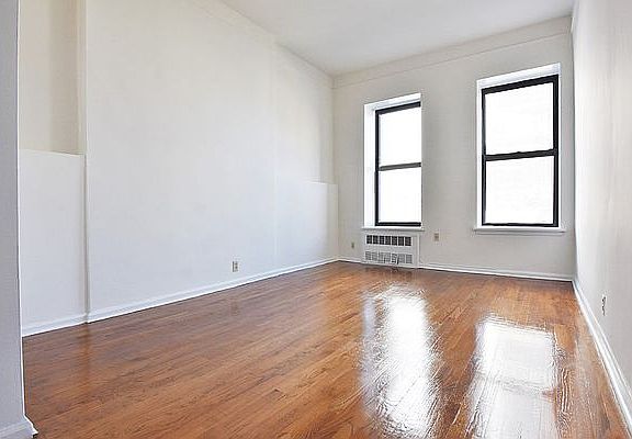 3rd image of 144 W 92nd St #4