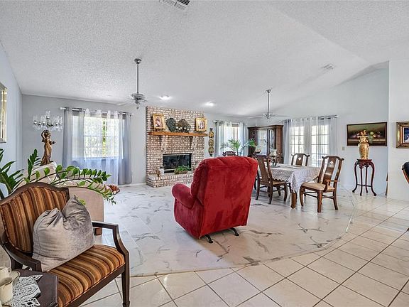 5th image of 24 Foster Ln