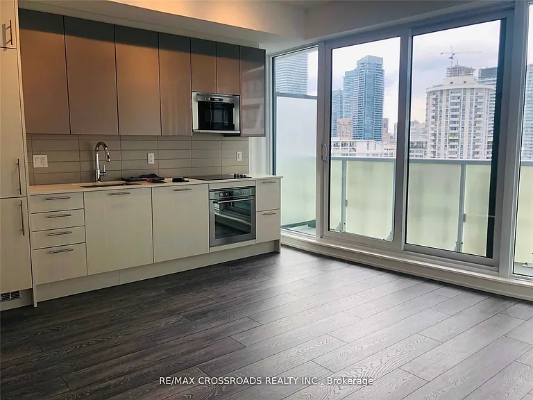 403 Church St #1907 — Photo 4