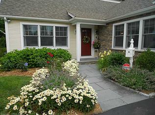4 Cromwell Ct, Old Saybrook, CT 06475