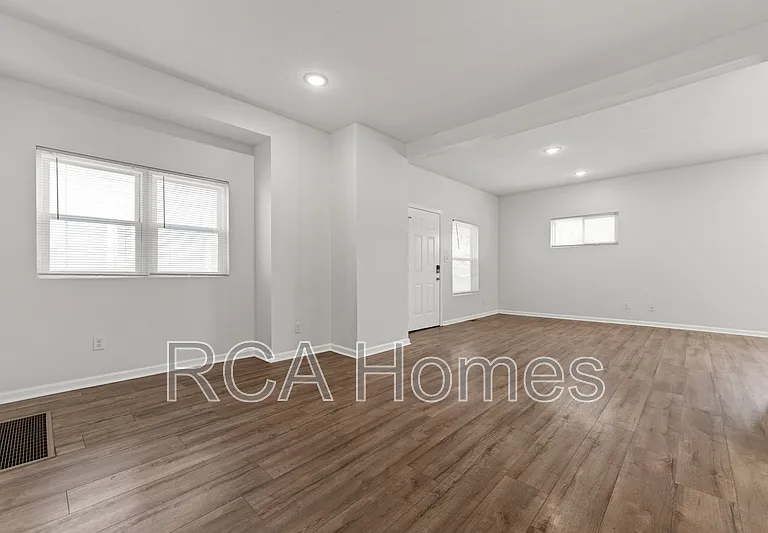 603 N Sherman Dr — Photo 4