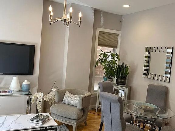 5th image of 2224 W Medill Ave #1