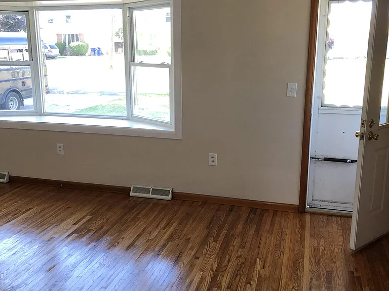 3661 Sowles Rd — Photo 2