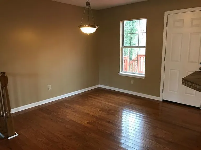 2989 Garland Dr SW — Photo 2