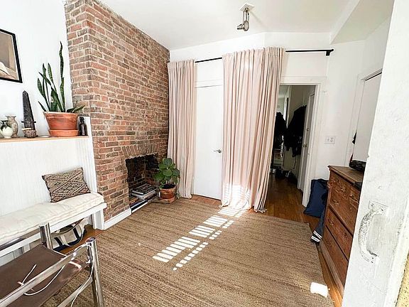 5th image of 106 Huron St APT 1R
