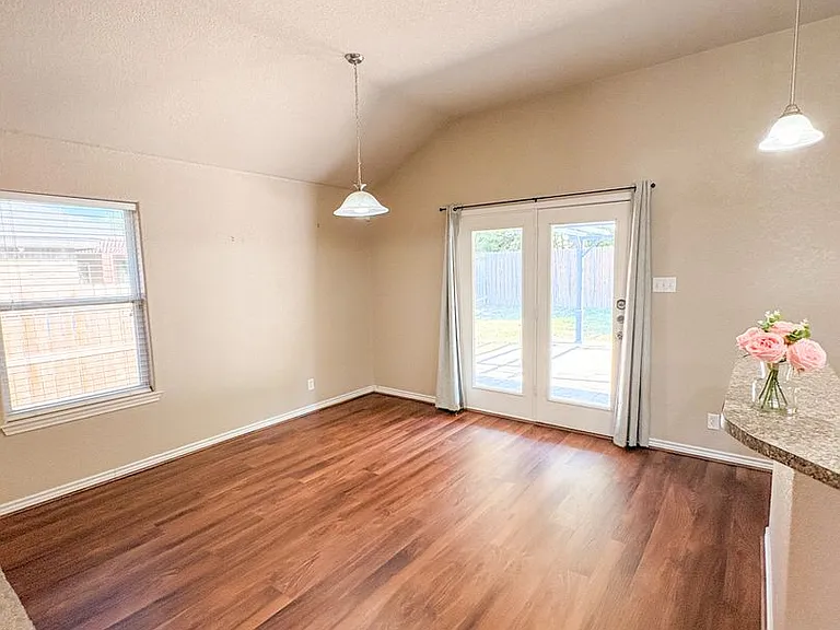 2907 Montague County Dr — Photo 8