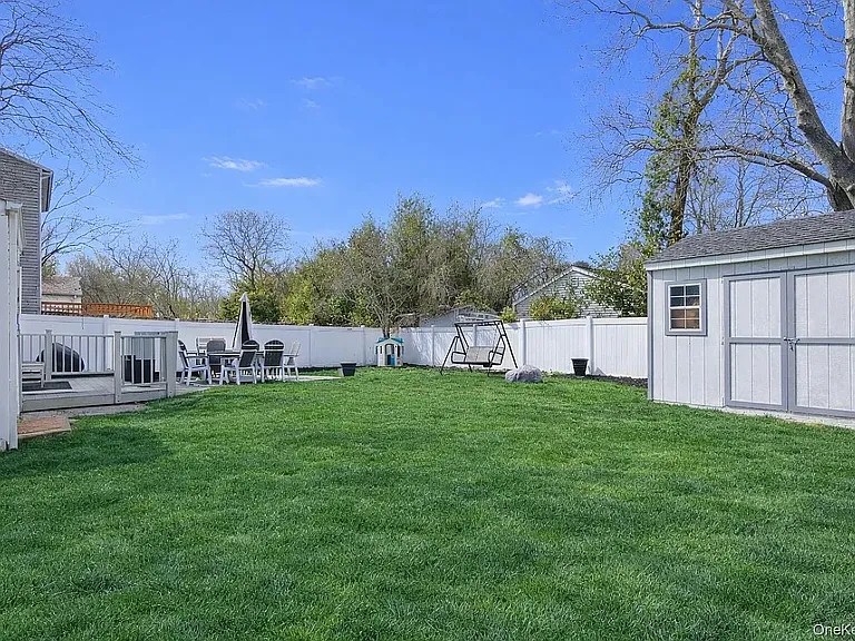 67 Westminster Dr — Photo 3
