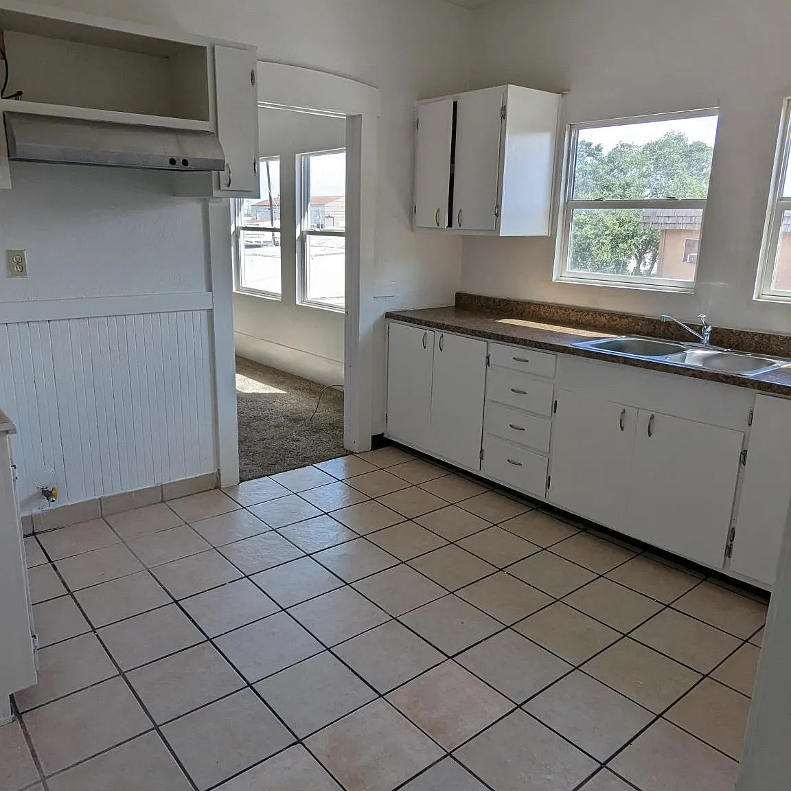 1 bed, 800 sqft, $1,200 — Photo 3