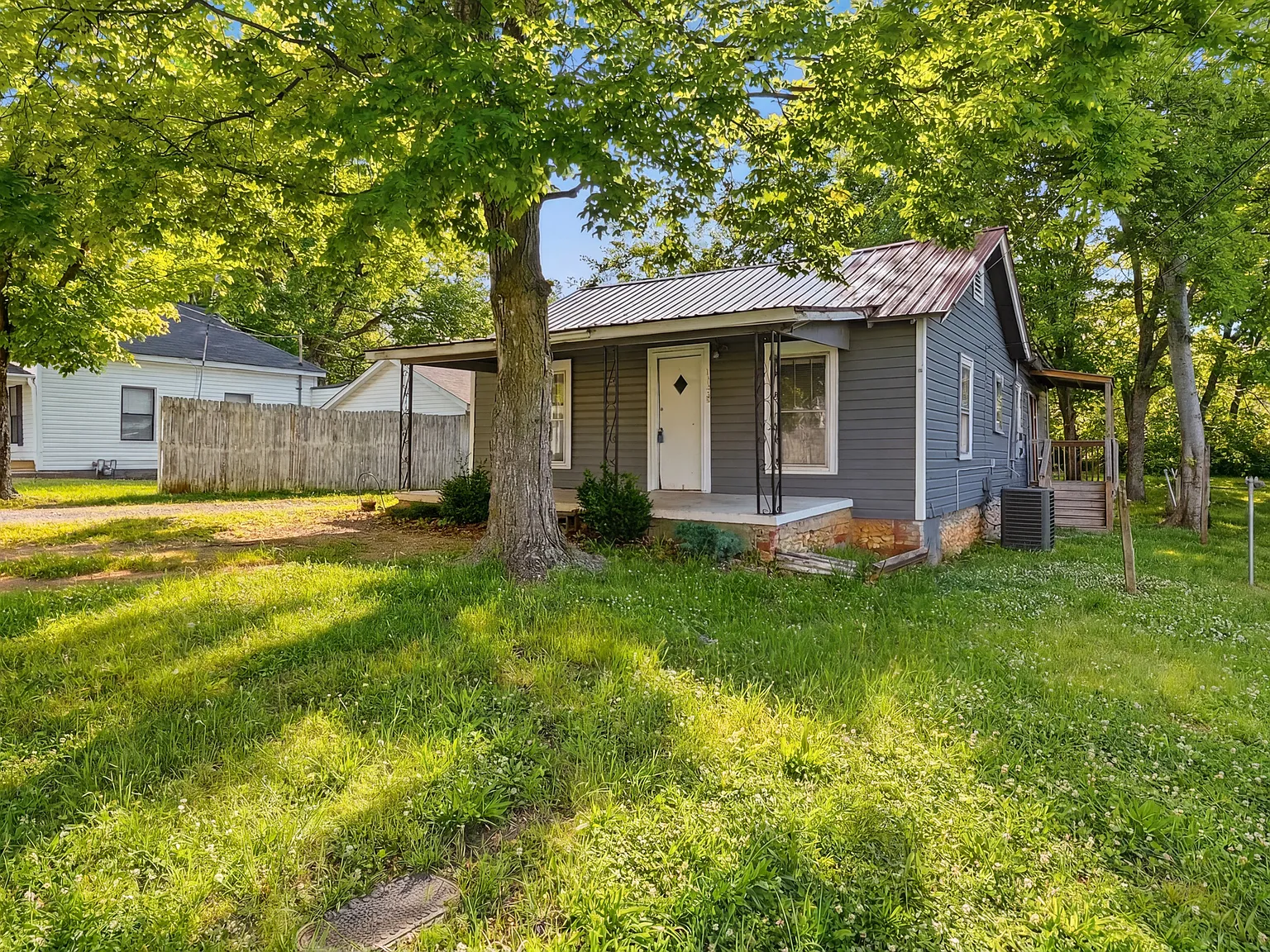 4 bed, 1150 sqft, $1,750 — Photo 2