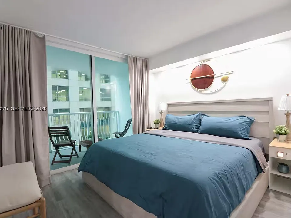 1200 Brickell Bay Dr #2016