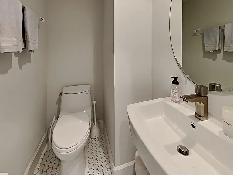 407 S Oregon Ave — Photo 16
