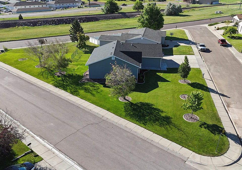 1st image of 2709 Bitterroot Dr