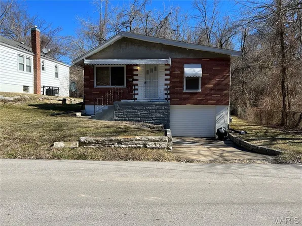 10052 Valley Dr, Saint Louis, MO 63137