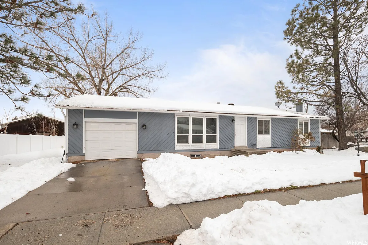 Building Photo - 8610 S 910 E