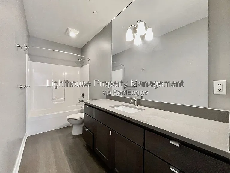 555 Michigan St NE #202 — Photo 4