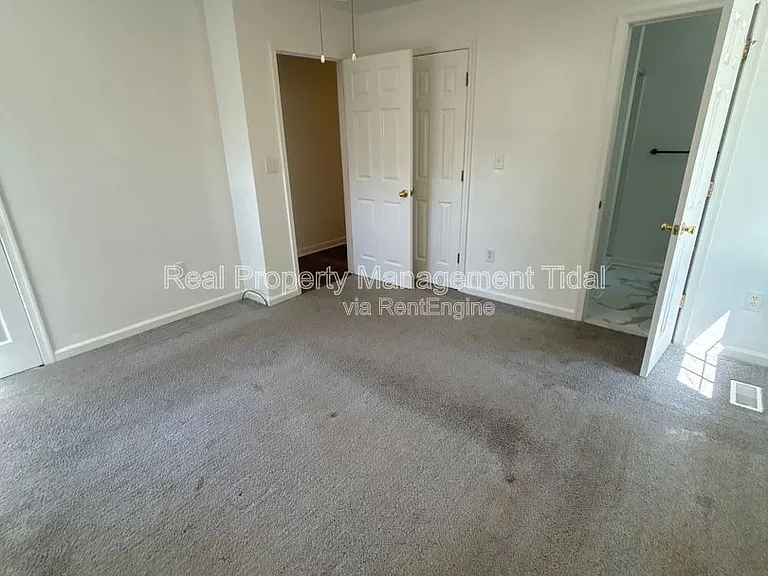 5048 Queen St — Photo 21