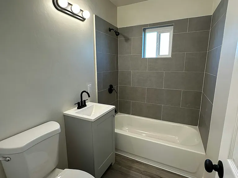 1101 Daisy Ave #2 — Photo 8