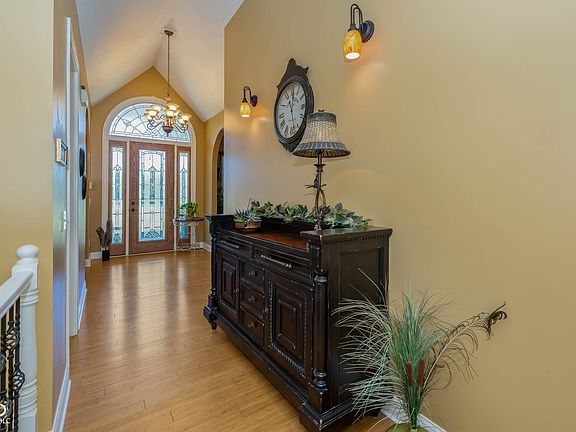 3rd image of 6391 Sunshine Meadows Ln