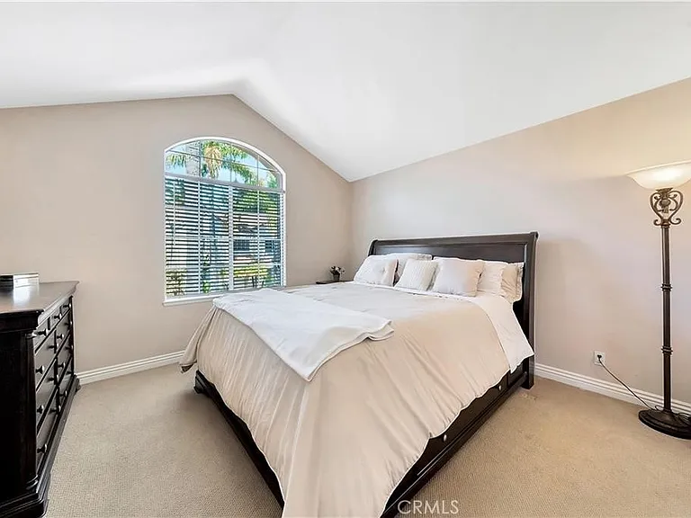 34 Santa Monica St — Photo 17