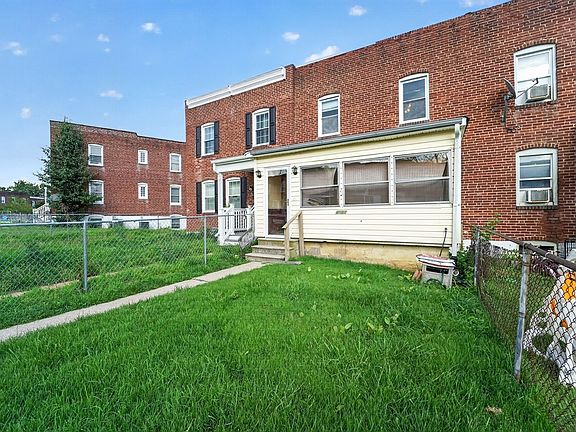 3rd image of 4929 Brookwood Rd