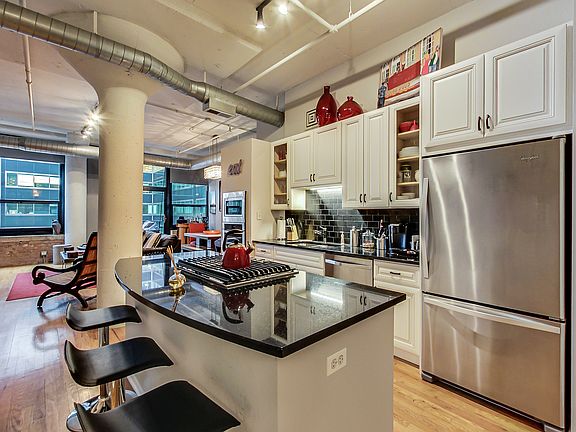 4th image of 130 S Canal St APT 407