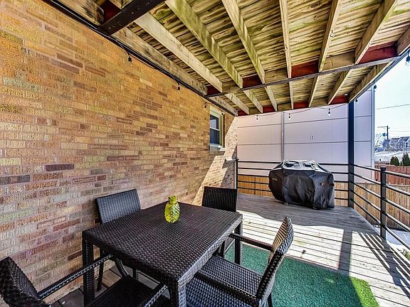 5th image of 3640 N California Ave #1