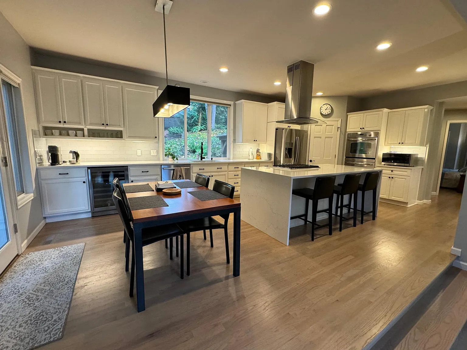 4 bed, 3750 sqft, $5,750 — Photo 2