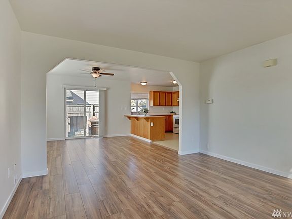 5th image of 16524 44th Ave E
