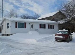 22 Knox St, Millinocket, ME 04462