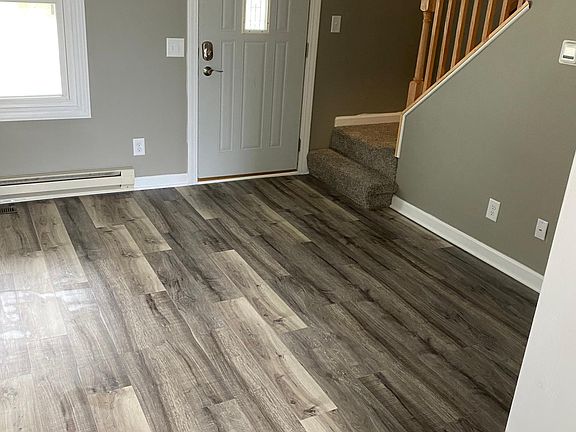 2nd image of 540 W Daisy Pl