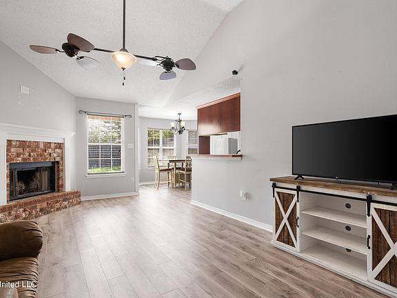 5th image of 19461 W Lake Village Dr