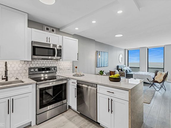 2nd image of 1660 N Lasalle St #3603
